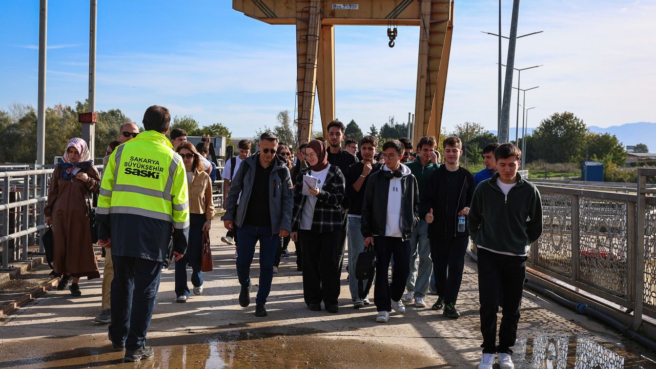 Geleceğin enerji uzmanları SASKİ’nin elektrik üretim tesislerini inceledi