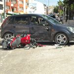 Eskişehir’de Otomobile Çarpan Motosikletli Yaralandı