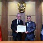 Anadolu Üniversitesi YÖKAK Kurumsal Akreditasyon Belgesini Aldı
