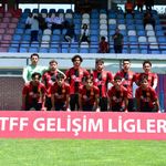 Üç genç Bolu kampında