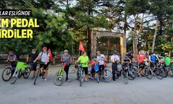 Bisiklet tutkunları 30 Ağustos Zafer Bayramı’nı pedal çevirerek kutladı