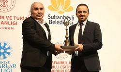 Gökhan Tunç’un eserine İstanbul Edebiyat Festivali’nden ödül