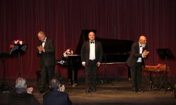 Tanini Trio Eskişehir'li sanatseverler için sahnede