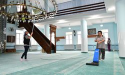 Camilerde Ramazan temizliği başladı