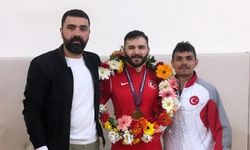 Eskişehirli milli güreşçi Muhammet Akdeniz minderden gümüş madalya ile ayrıldı