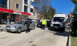 4 aracın karıştığı kazada 3 kişi yaralı