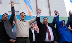 AK Parti’den Büyükdere'de coşkulu seçim bürosu açılışı