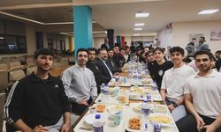 Vali Aksoy iftar yemeğinde öğrencilerle buluştu