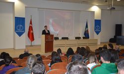 AÜ Eğitim Fakültesinde Mehmet Akif konuşuldu