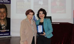 Sedef Kabaş Eskişehir'de ödül aldı