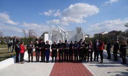 Şehitler Anıtı törenle açıldı