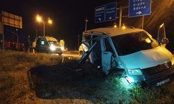 Eskişehir'den giden tur midibüs kaza yaptı: 24 yaralı