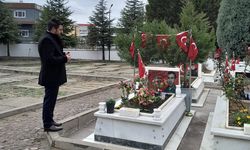 EMŞAV İl Başkanı, şehit aileleriyle birlikte şehitlikleri ziyaret etti