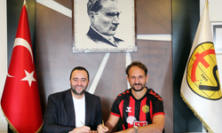 Eskişehirspor'da ilk transfer Burçak Özkanca