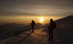 Everest Dağı ve Himayalar’dan Efsanevi Görüntü