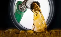 Akaryakıtta Devrim Gibi İndirim: Motorinde 5,44 TL Birden Düşüyor!