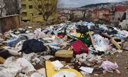 Üsküdar’da çöp ve moloz yığını krizi: Mahalleli isyan etti