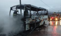 Yalova’da faciadan dönüldü...Öğrenci servisi alevlere teslim oldu