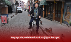 60 yaşında pedal çevirerek sağlığını koruyor