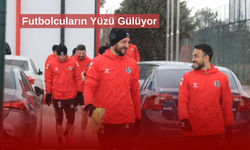 Futbolcuların Yüzü Gülüyor