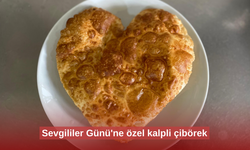 Sevgililer Günü'ne özel kalpli çibörek