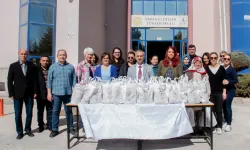 Öğrencilere iftariyelik kumanya dağıtıldı