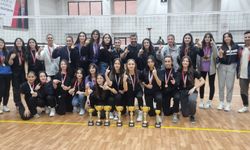 Voleybol Alt Yapıda Van Büyükşehir Belediyespor Farkı