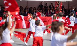 Cumhuriyet Meydanı rengarenk