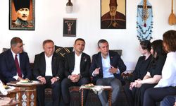 Başkan Tugay, İstanbul'da Özel ile bir araya geldi