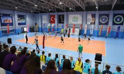 Kardeş Şehirler Voleybol Turnuvası başladı