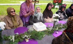 Alzheimer Merkezinde Anneler Günü kutlaması
