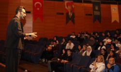'Gri Koç', Bursalı gençlere sınav kazandıran taktikleri anlattı