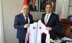 Karate Milli Takımından Çelebi'yi Teşekkür Ziyareti
