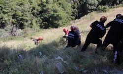 Virajı alamayan motosiklet uçuruma yuvarlandı