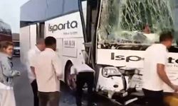 Isparta'da iki yolcu otobüsü çarpıştı: 1'i ağır 27 yaralı