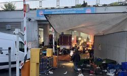 Kapalı pazar yeri havalandırmasına biber gazı sıkıp kaçtı