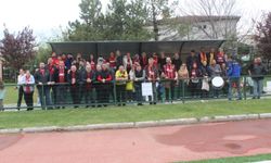TRİBÜNLERDE AİLE DESTEĞİ TAM