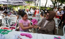 Anneler ve Çocukları Büyükşehir’in Çiçek Yapım Atölyesinde