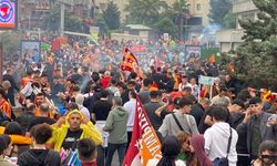 Galatasaraylı taraftarlar Yenikapı’ya akın etti