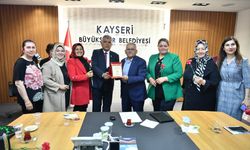 Kadın muhtarların Anneler Günü kutlandı