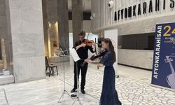 Çekyalı sanatçılar Afyonkarahisar'da konser verdi