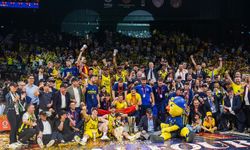 Bakan Bak Fenerbahçe Beko'yu Tebrik Etti