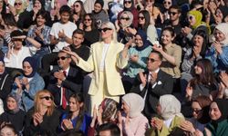 Gençler Bilecik Belediyesi Amfi Tiyatroyu Doldurdu
