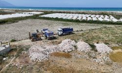 Kuş cennetinden kamyon kamyon moloz ve torbalarca poşet çöp çıktı