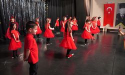 Minikler Yılsonu Gösterilerinde Hünerlerini Sergiledi