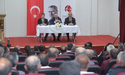Vali Hüseyin Aksoy, Mihalıççık'ta Muhtarlarla Bir Araya Geldi