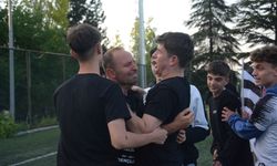 Mutluluk Gözyaşları Sel Oldu