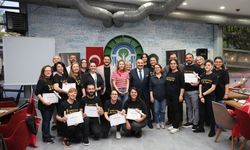 Odunpazarı Belediyesi Sunuculuk Atölyesi’nden mezuniyet coşkusu