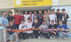 ESKİŞEHİRSPORLU FUTBOLCULAR LİSEDE İLGİ ODAĞI OLDU