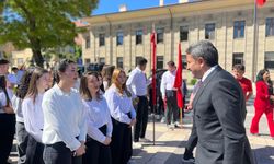 Gençlik Haftası Çelenk Sunma Töreniyle Başladı